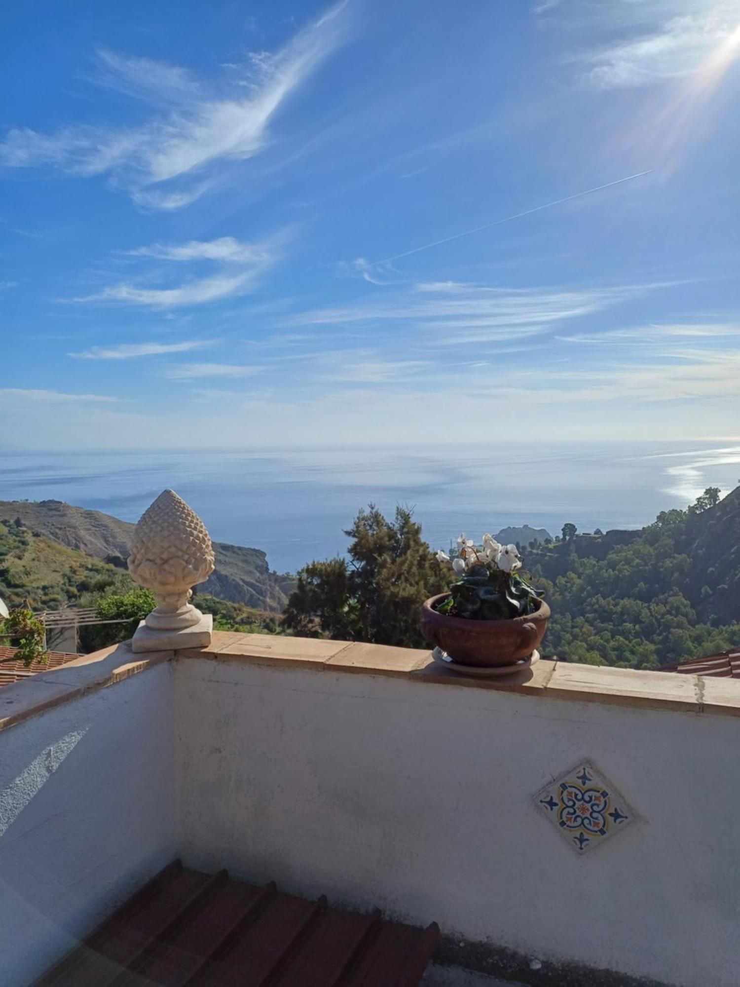 Casa Il Faro Villa Con Piscina Castelmola Exteriör bild